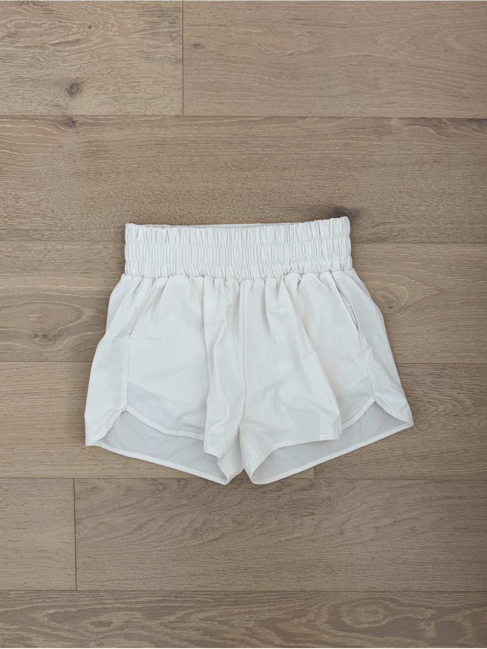 White High Rise Athletic Pull On Shorts Elastic Waist Women Size M Solid